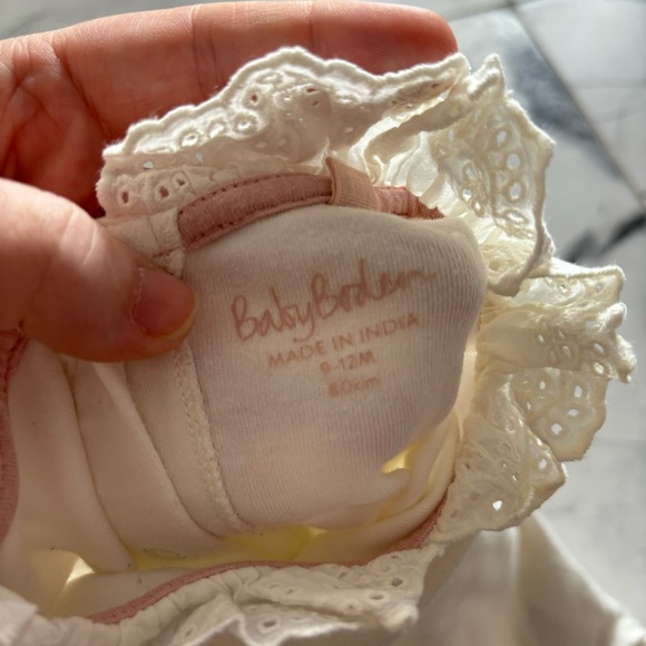 Baby Boden Cream Lace Trim Bodysuit - Picture 3 of 4